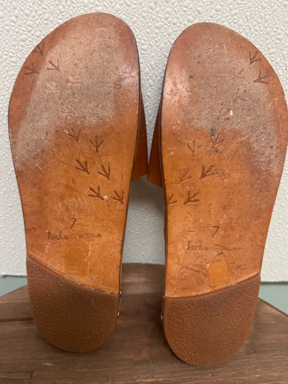 beek Cockatoo Women's Cognac Leather Slide Sandals with Metal Ring Sz 7 - Picture 2 of 6